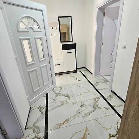 Rejjan Apartamento *